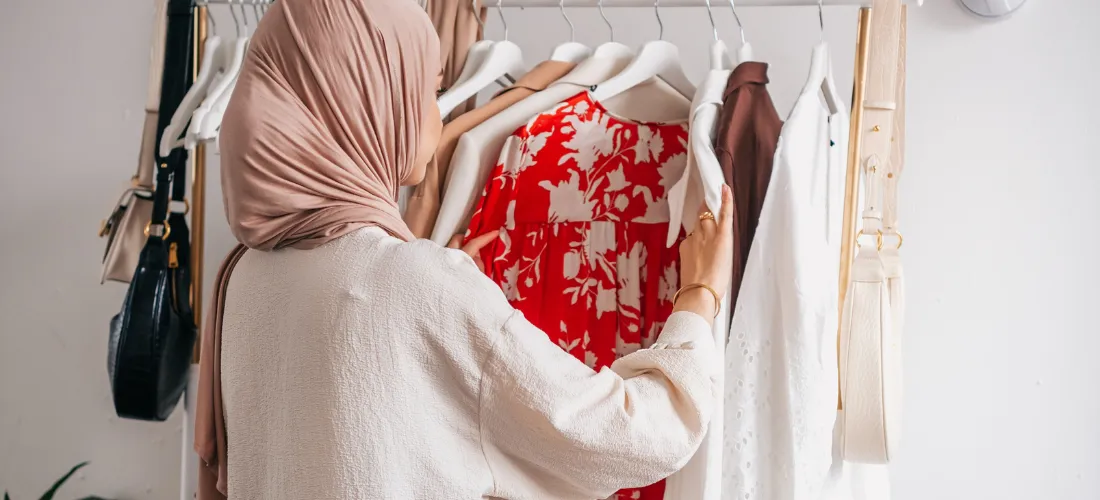 أفضل الملابس والفساتين المناسبة للمحجبات أثناء السفر من أمازون السعودية