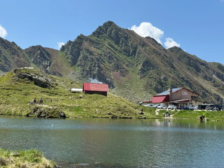 مغامرتي في رومانيا 2025: رحلتي من صخب بوخارست إلى أسرار جبال الكاربات 7 مغامرتي في رومانيا 2025: رحلتي من صخب بوخارست إلى أسرار جبال الكاربات - رحلاتي