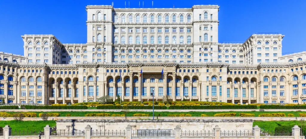 مغامرتي في رومانيا 2025_ رحلتي من صخب بوخارست إلى أسرار جبال الكاربات